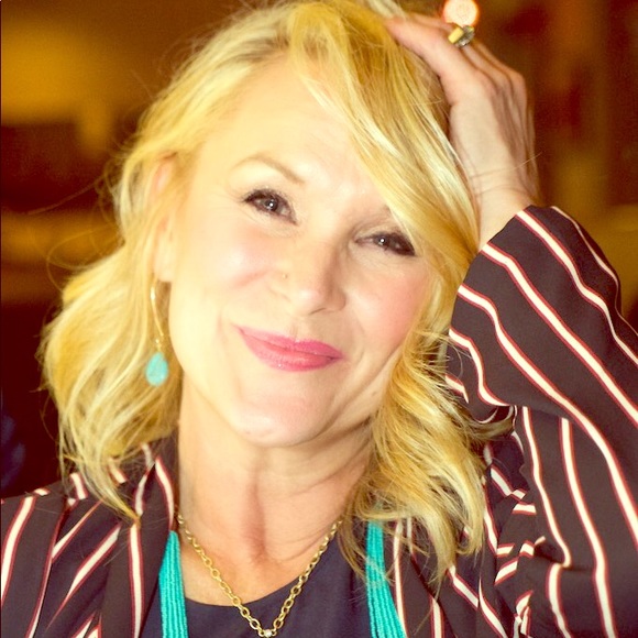 Meet your Posher, Brenda - Picture 1 of 2